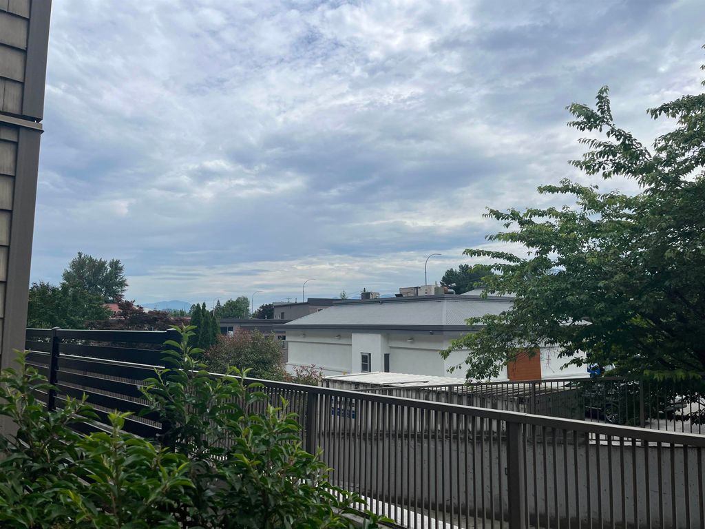 Photo of 45567 Yale Road #101, Chilliwack, BC V2P 0B2 (MLS # R3135516)