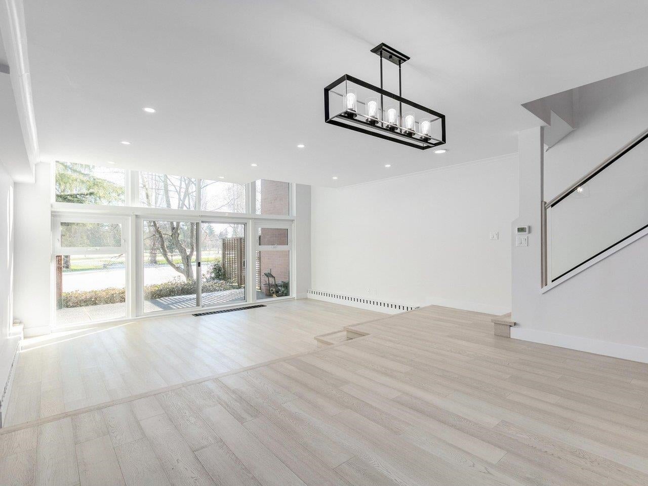 1350 View Crescent 110