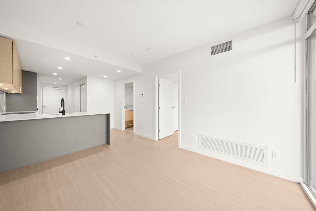 listing image 1104517231059096651
