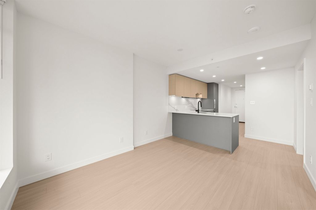 listing image 1103019296058315006