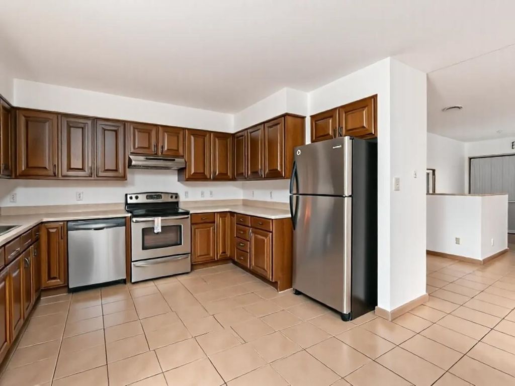 listing image 1100421329192312813