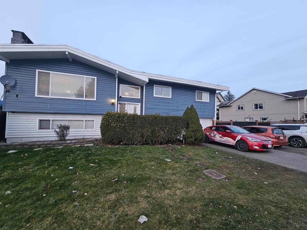 Photo of 45475 Bernard Avenue, Chilliwack, BC V2P 1H6 (MLS # R3150974)