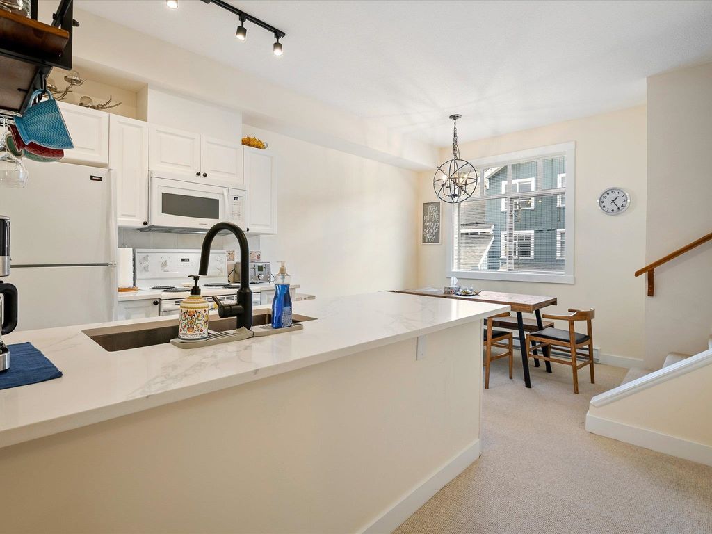 listing image 1102513496231317816