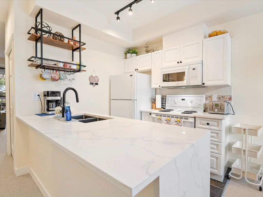 listing image 1101712920277075250