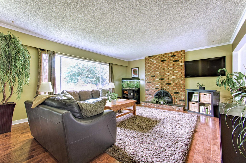 Photo of 18843 120 Avenue, Pitt Meadows, BC V3Y 1W5 (MLS # R3149428)