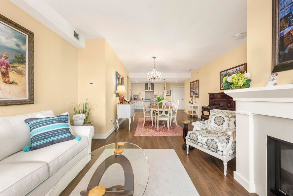listing image 1101286807447292991