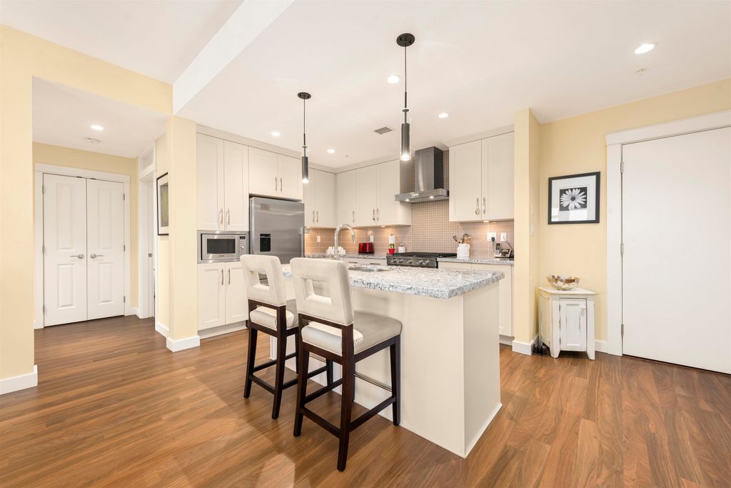 listing image 1103262474863937635