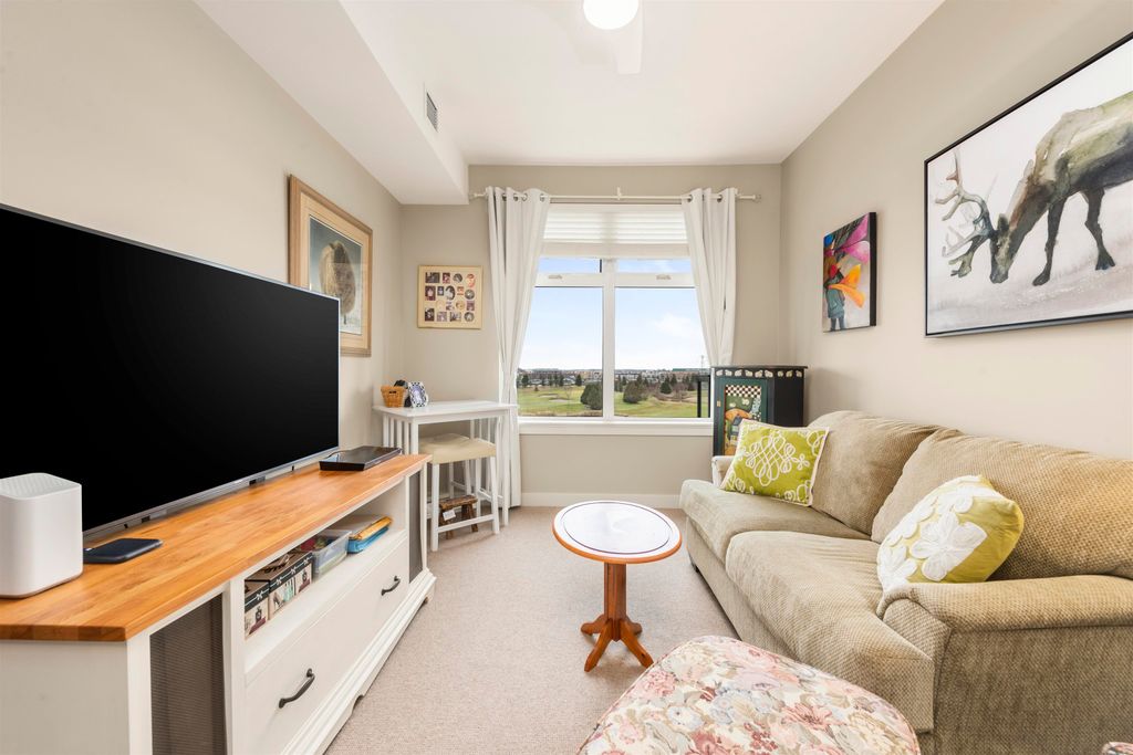 listing image 1104593961565738112
