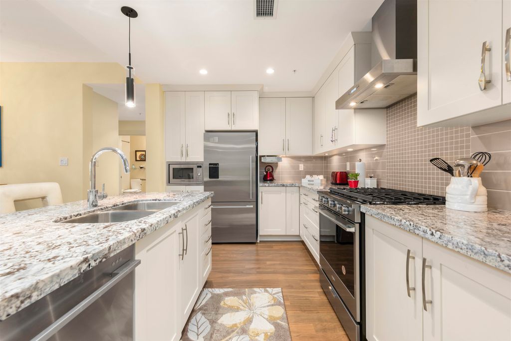 listing image 1103436787415574186