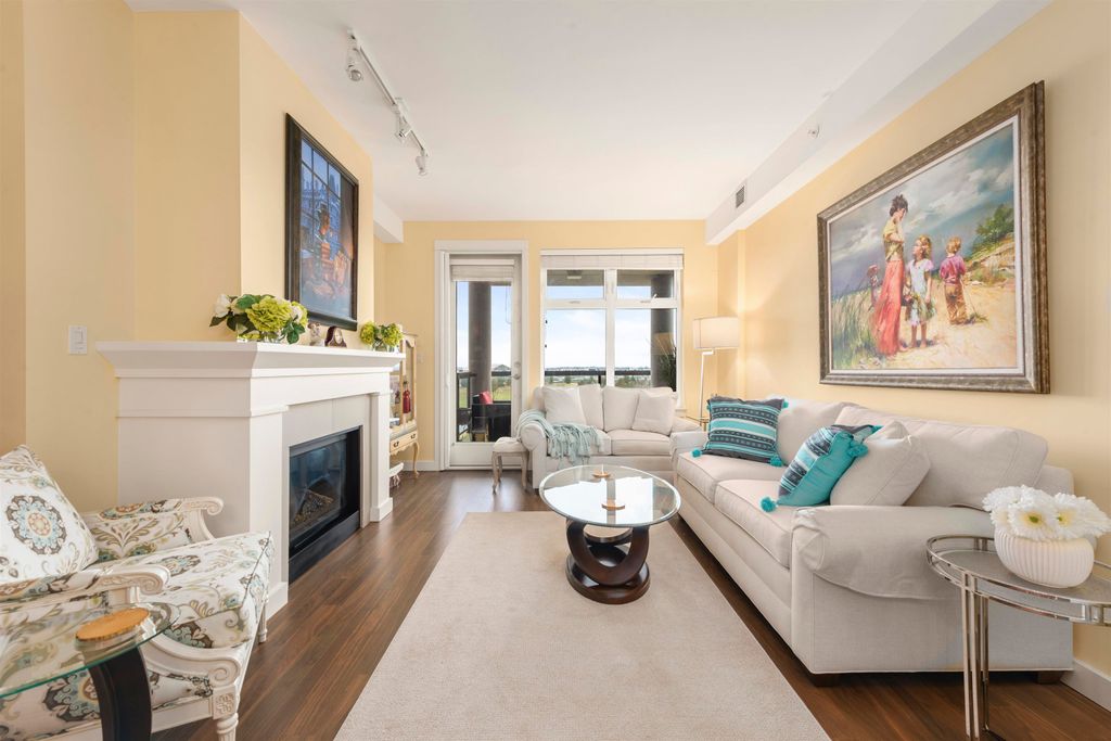 listing image 1100921013428764927