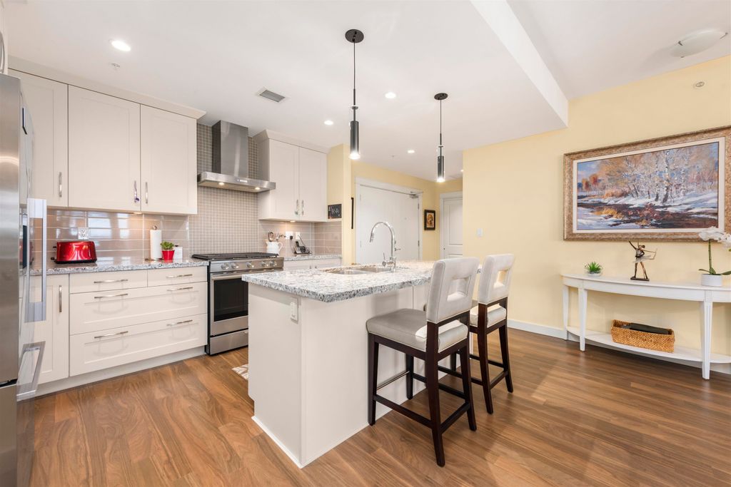 listing image 1102913046416913529