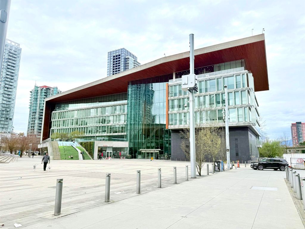 listing image 1100835071095500774