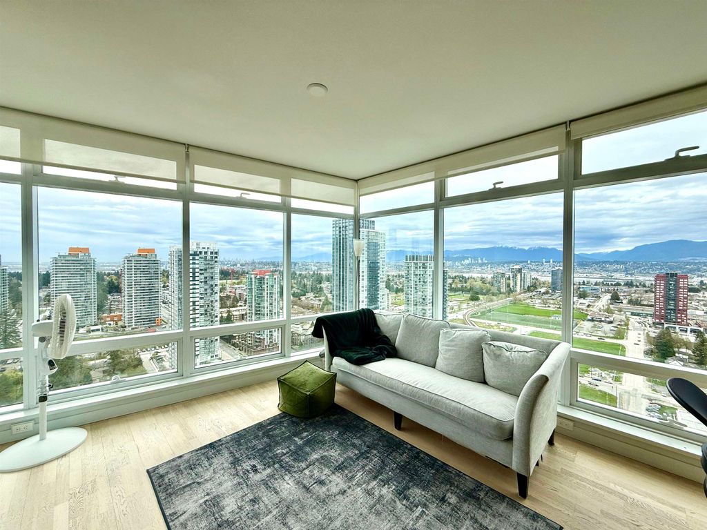 listing image 1107512216434794889