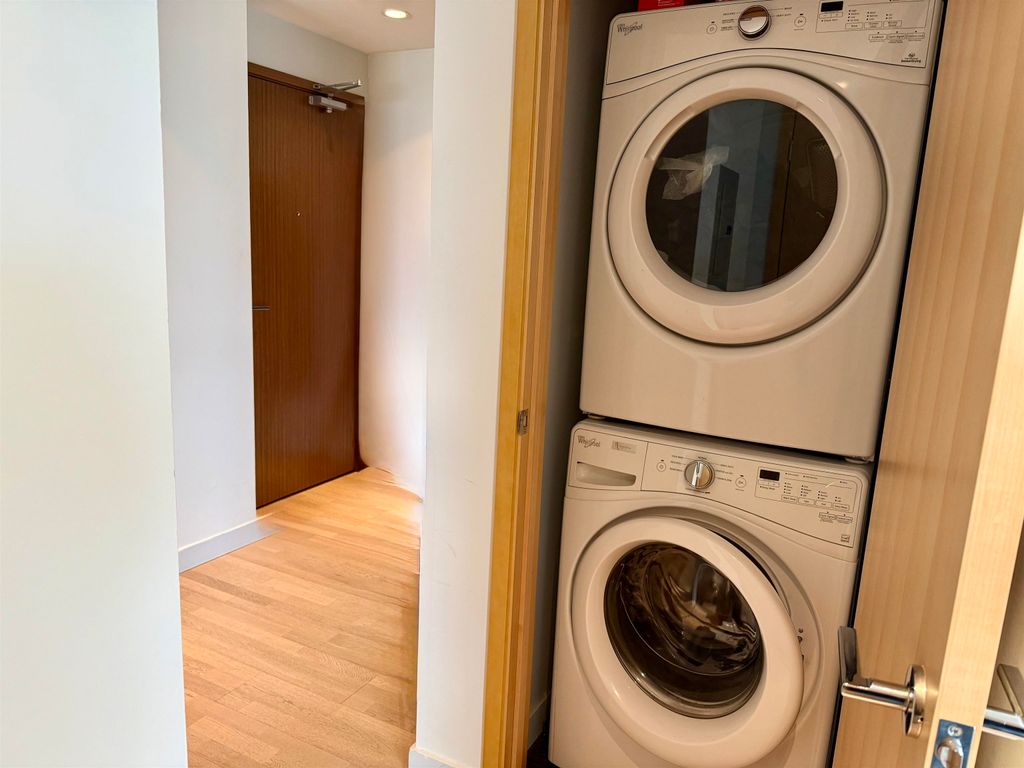 listing image 1109950790102726379