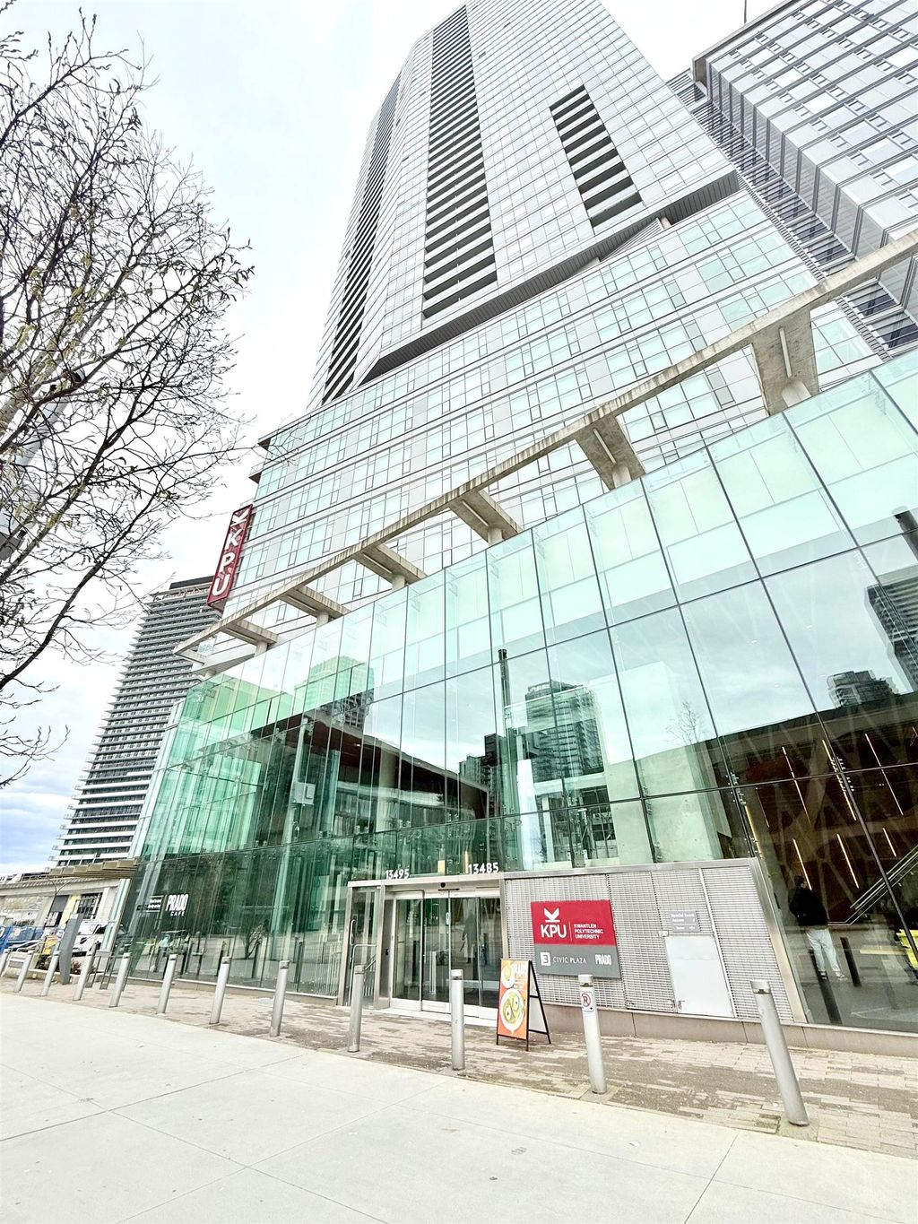 listing image 1105532069136876283