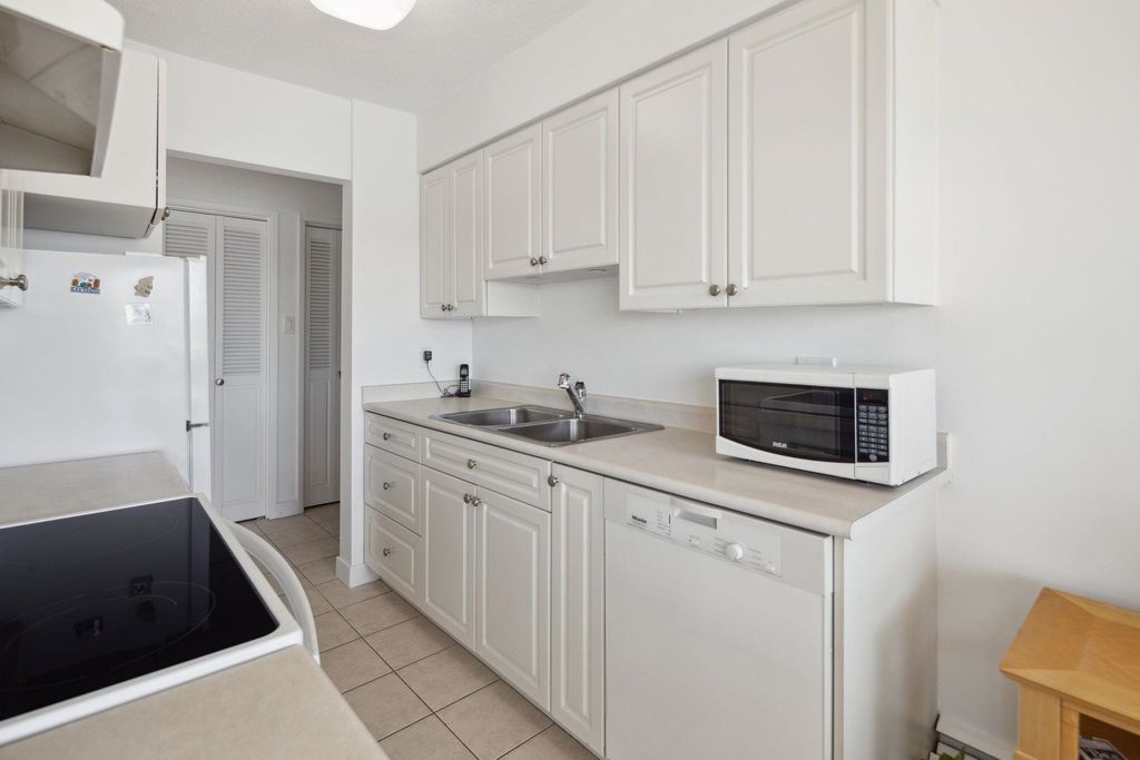 listing image 1102691106910639640