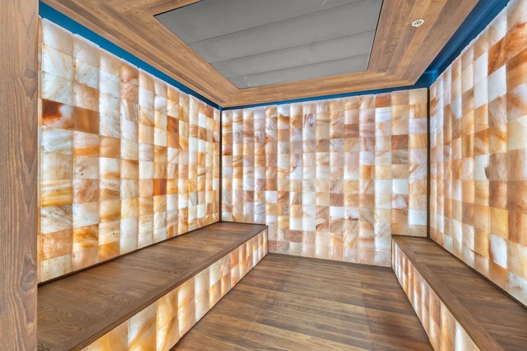 listing image 1109552145612372250