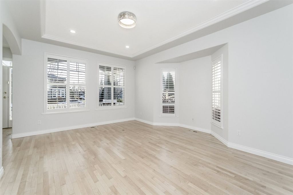 listing image 1108390623418594135