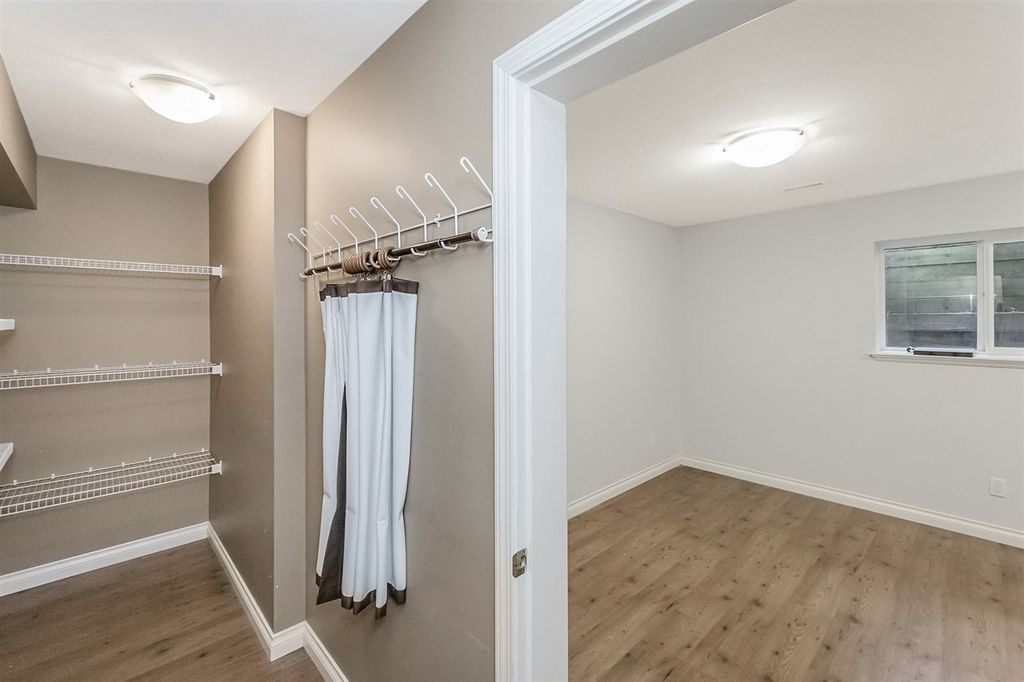 listing image 1103782131958079408