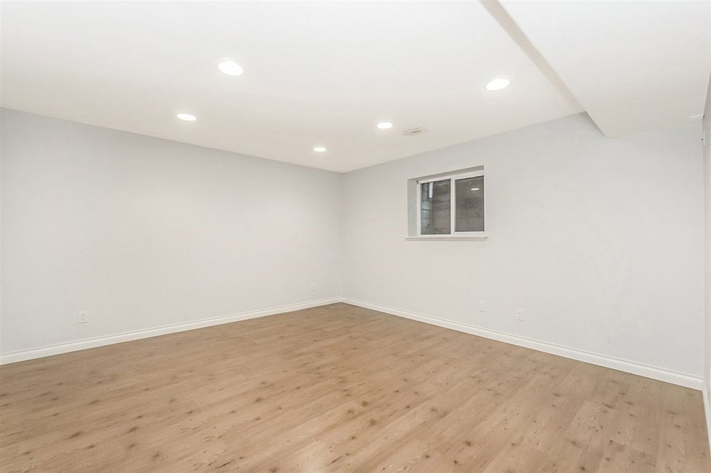 listing image 1107439384535557712