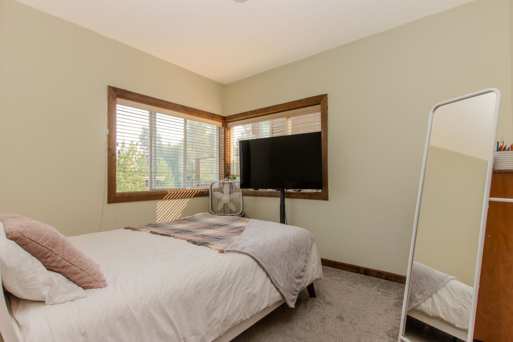 listing image 1109855362324817128