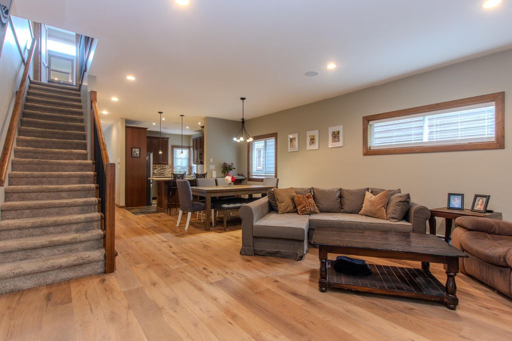 listing image 1103952400951273186