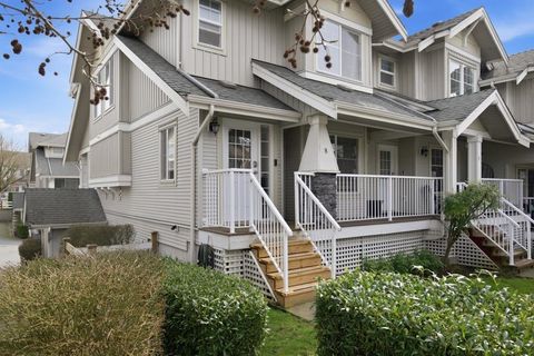 6568 193b Street 8 Surrey BC V4N 5S2