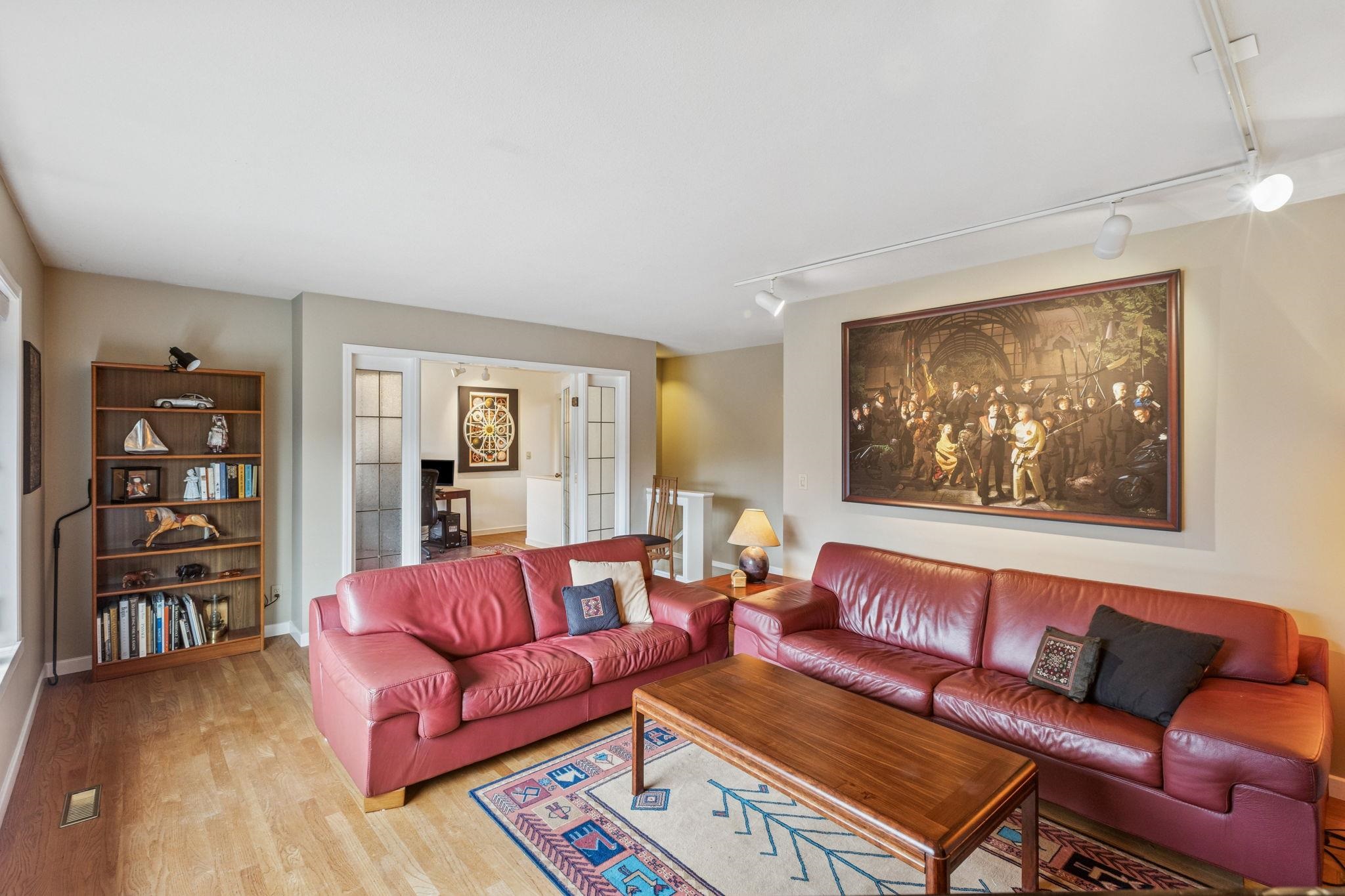 950 Roche Point Drive