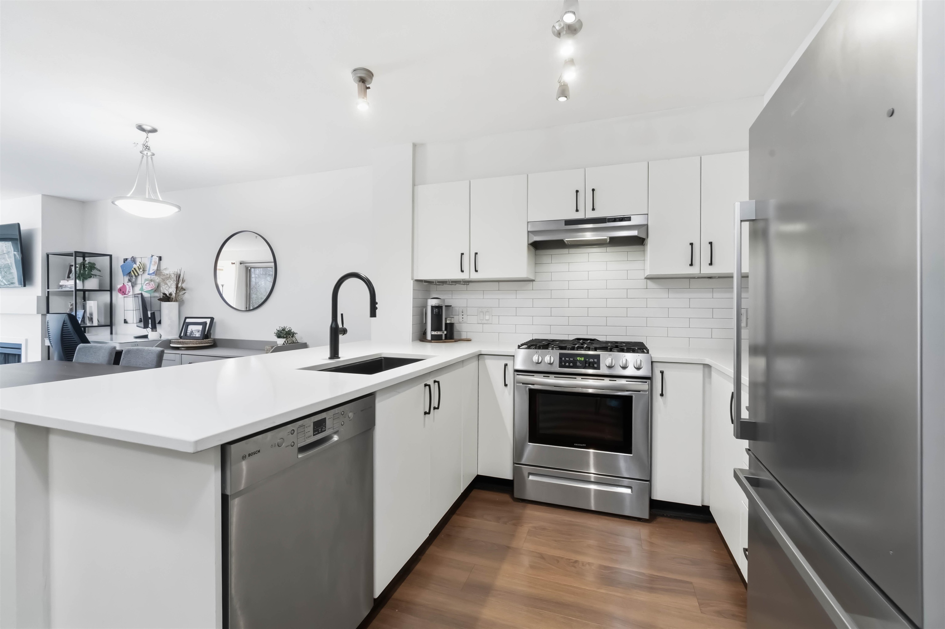 801 Klahanie Drive 308