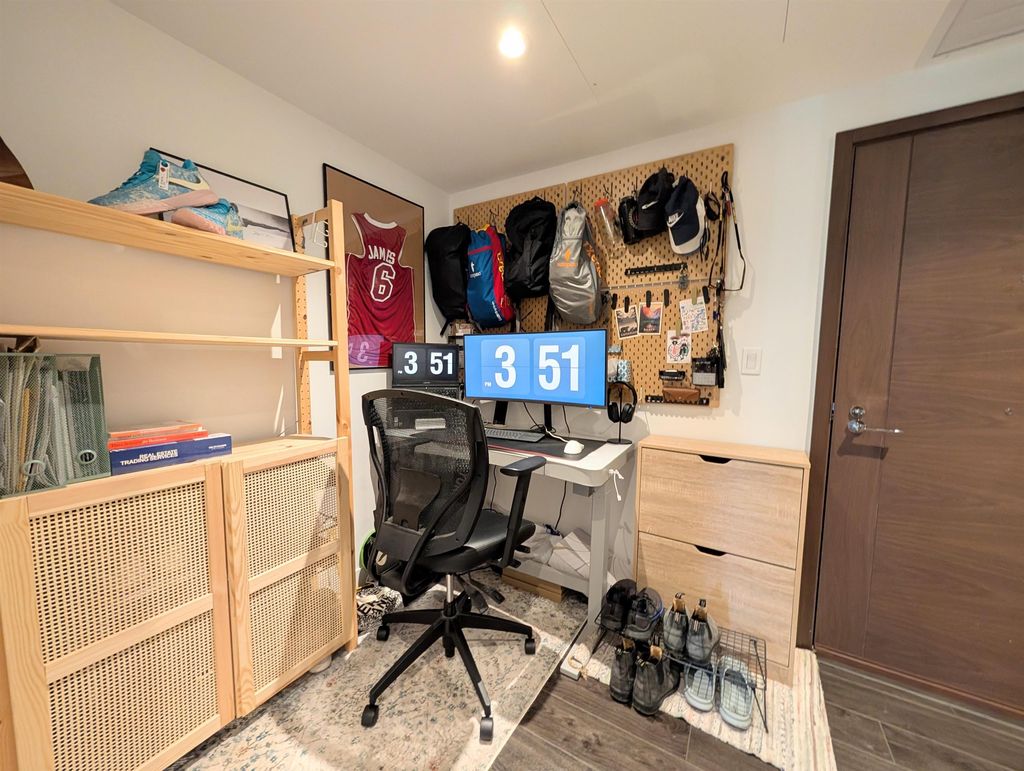 listing image 1107470395828845027