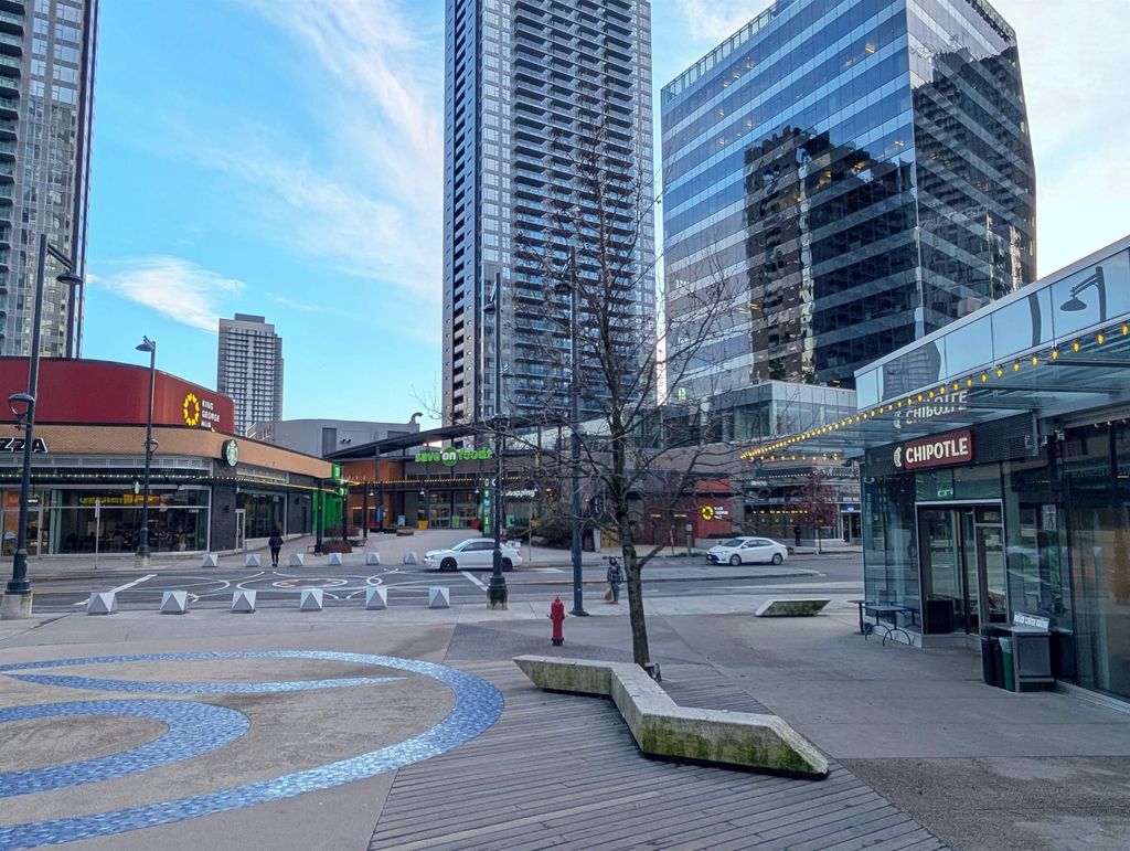 listing image 1102163108453261613