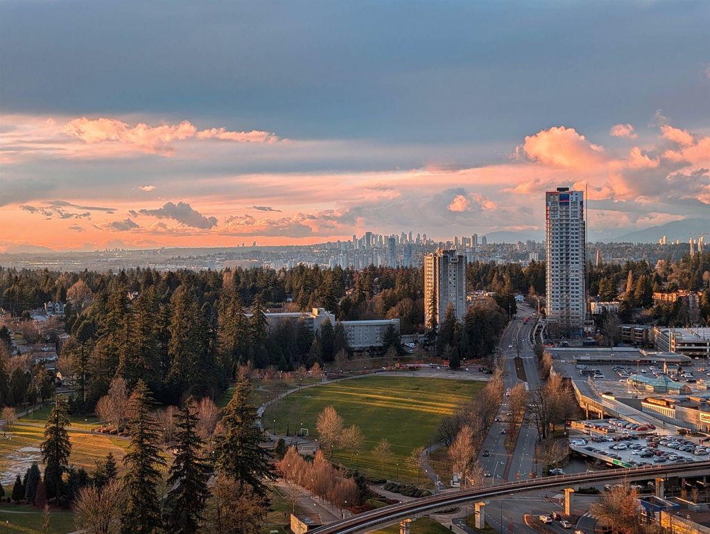 listing image 1104095193396907833