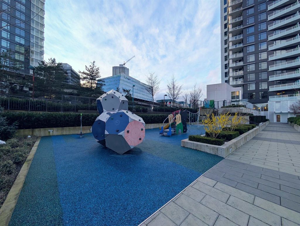 listing image 1107751738641276116