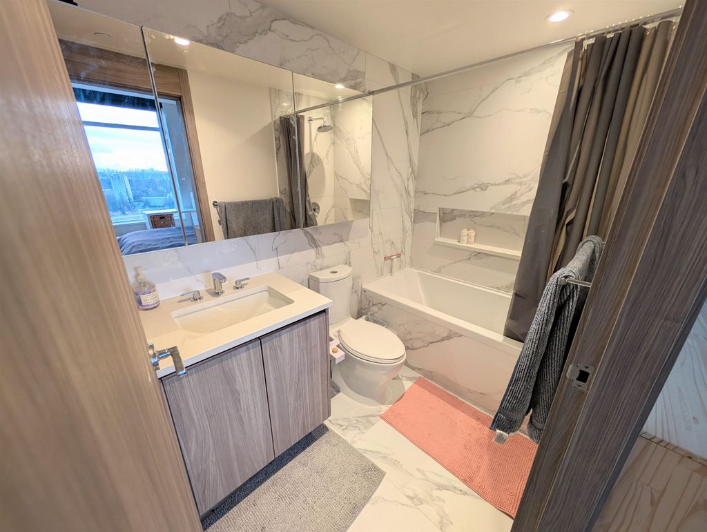 listing image 1106792145504484952