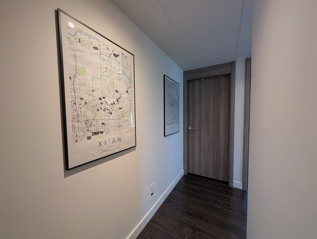 listing image 1103623668001403528