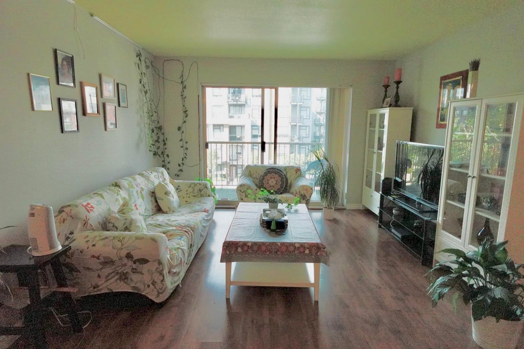 Photo of 10756 138 Street #313, Surrey, BC V3T 4K5 (MLS # R3171553)