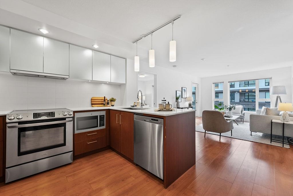 221 E 3rd Street 304