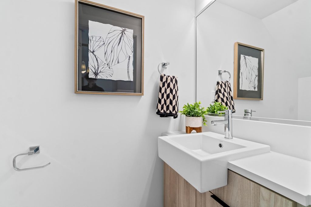 listing image 1104089486440902260