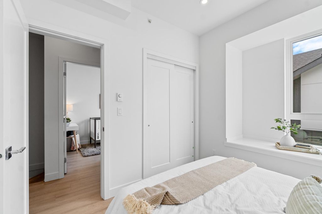 listing image 1109143357343063914