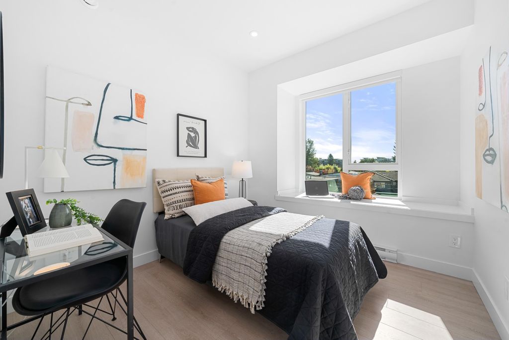 listing image 1100935781047231754