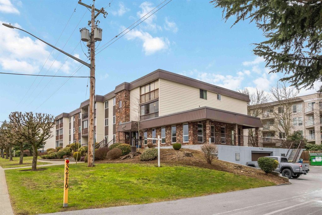 Photo of 32119 Old Yale Road #201, Abbotsford, BC V2T 2C8 (MLS # R3096807)