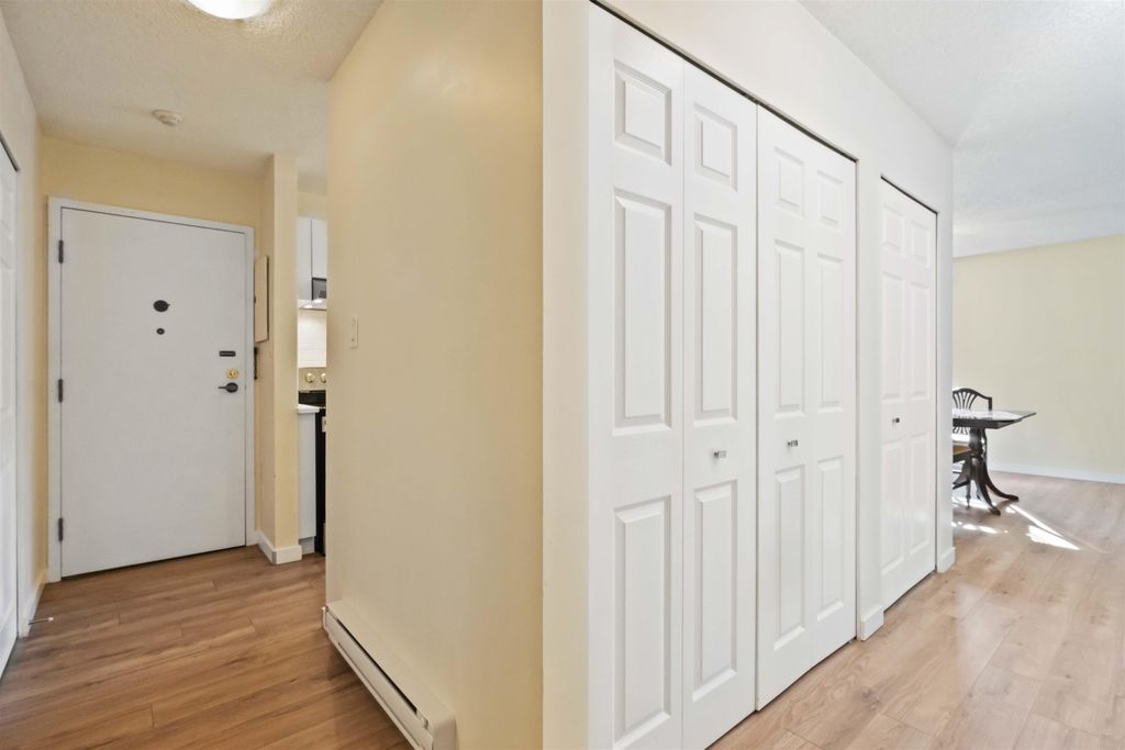 listing image 1102345528333770203