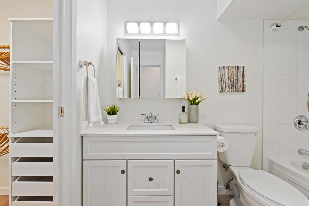 listing image 1105110395631097608