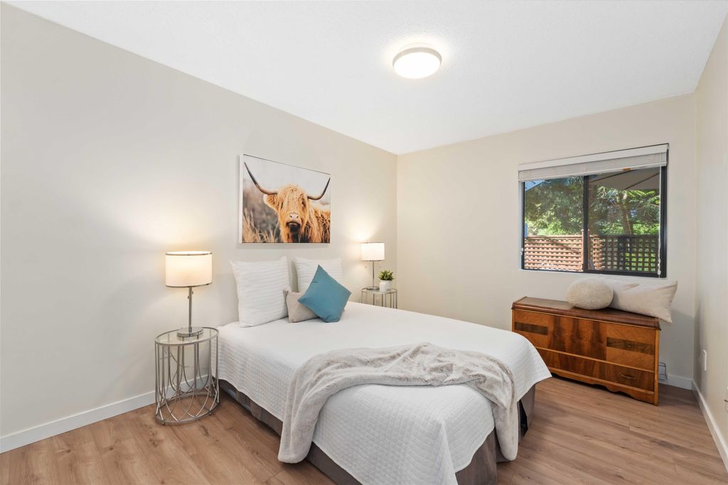 listing image 1102037366394254565