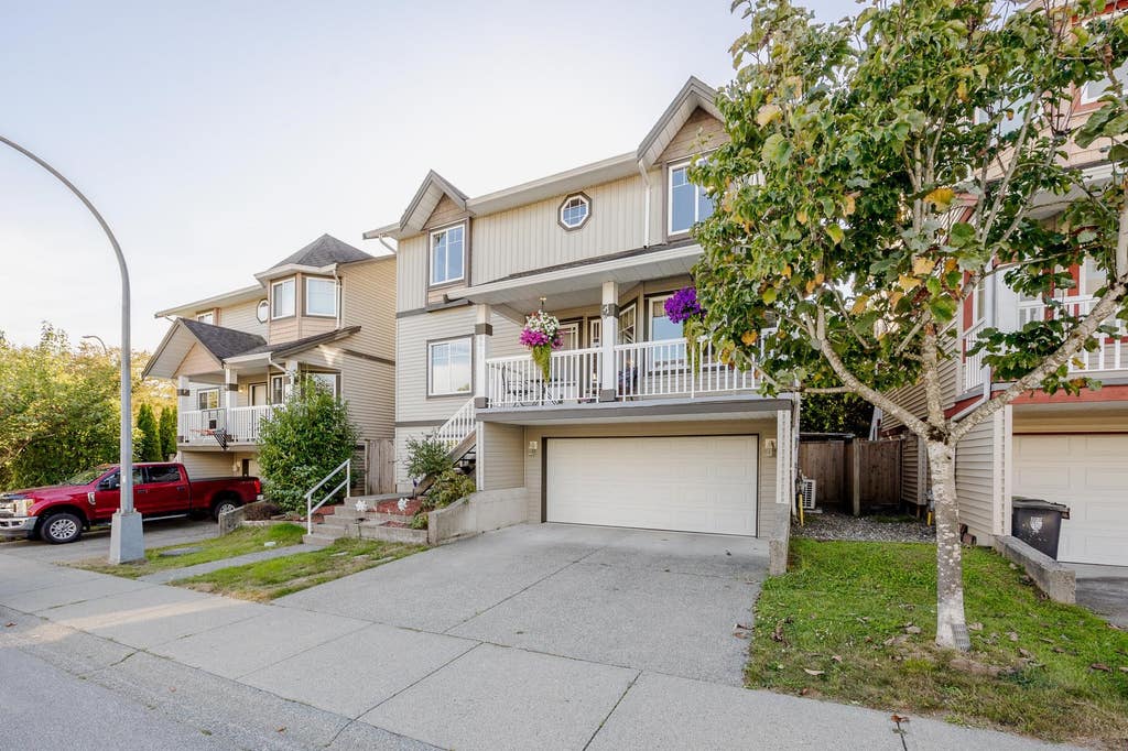 Photo of 6615 205 Street, Langley, BC V1Y 2X8 (MLS # R3102366)