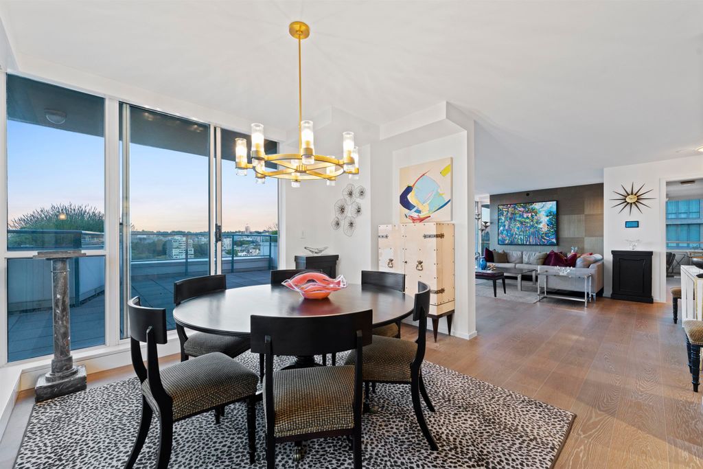 listing image 1104823701960006673