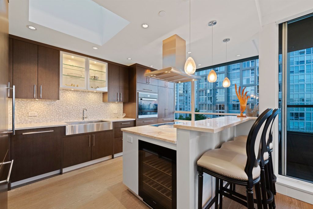 listing image 1108248016664645386