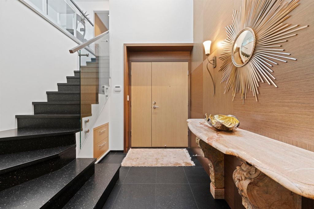 listing image 1100240868783935150