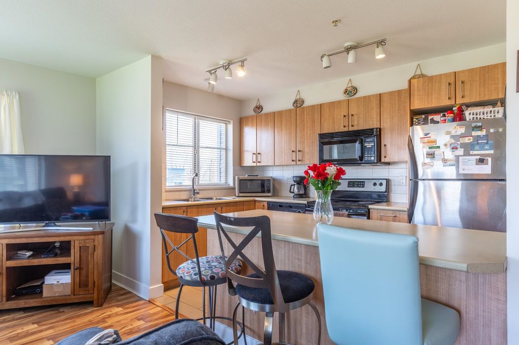 Photo of 45555 Yale Road #304, Chilliwack, BC V2P 0A9 (MLS # R3111703)