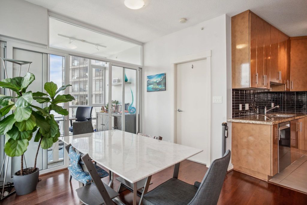 listing image 1101633598131460720